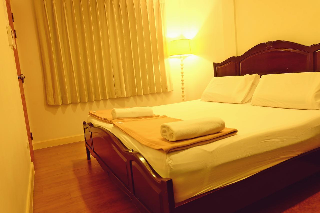 Albergue Baan Paan Sook Unitato Bangkok Exterior foto